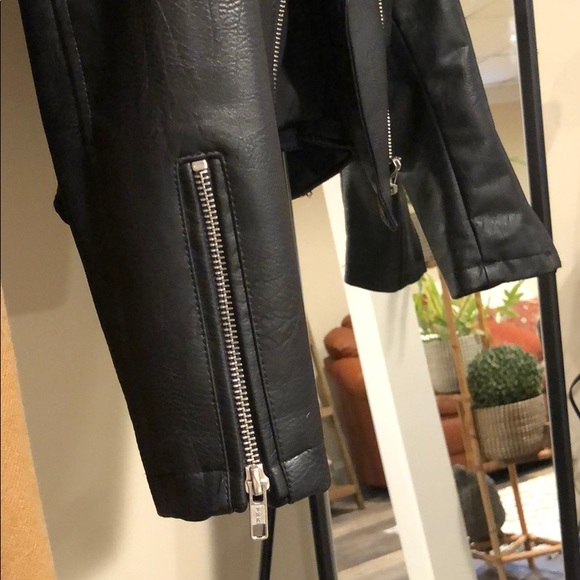 Cropped Leather Jacket NWOT - Picture 4 of 4